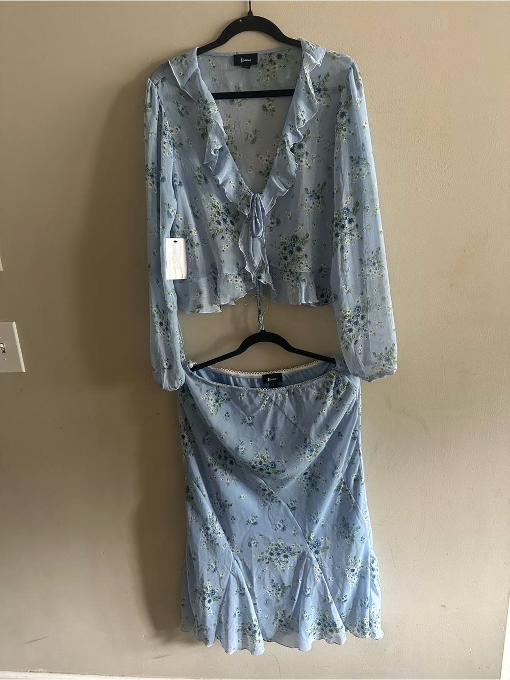 NWT B.wear Light Blue Floral Ruffle Midi Skirt Size XL Skirt & M Top but fit XL